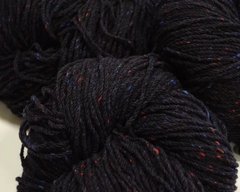 aran_wool_knitting_hanks__navy_charcoal_4.webp Aran Wool<Glenaran Aran Wool Knitting Hanks - Navy Charcoal