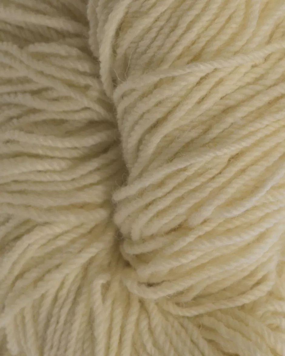 aran_wool_knitting_hanks__organic_white_3.webp Aran Wool<Glenaran Aran Wool Knitting Hanks - Organic White