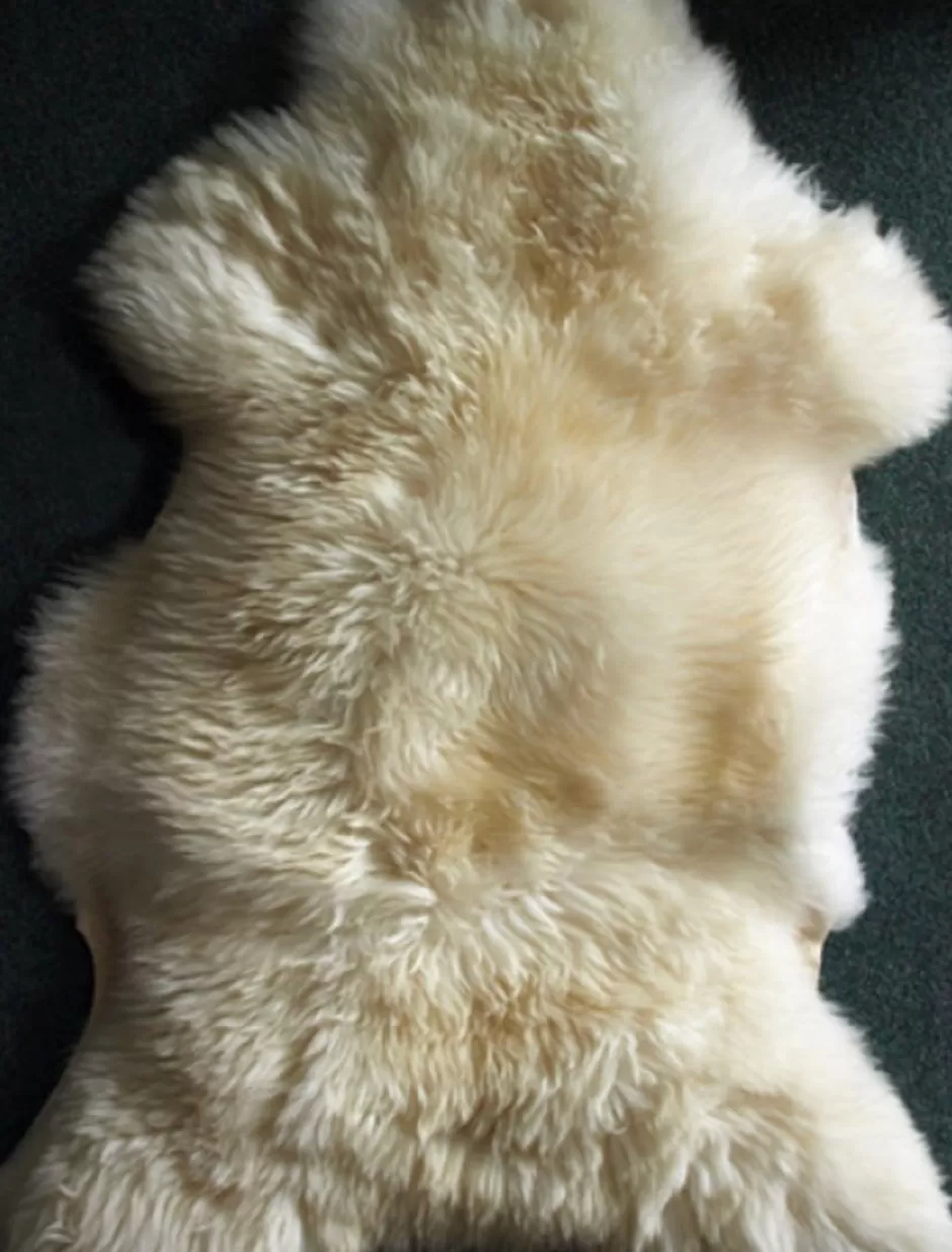 deep_pile_sheepskin_rug_8.webp Sheepskin Rugs<Glenaran Deep Pile Sheepskin Rug