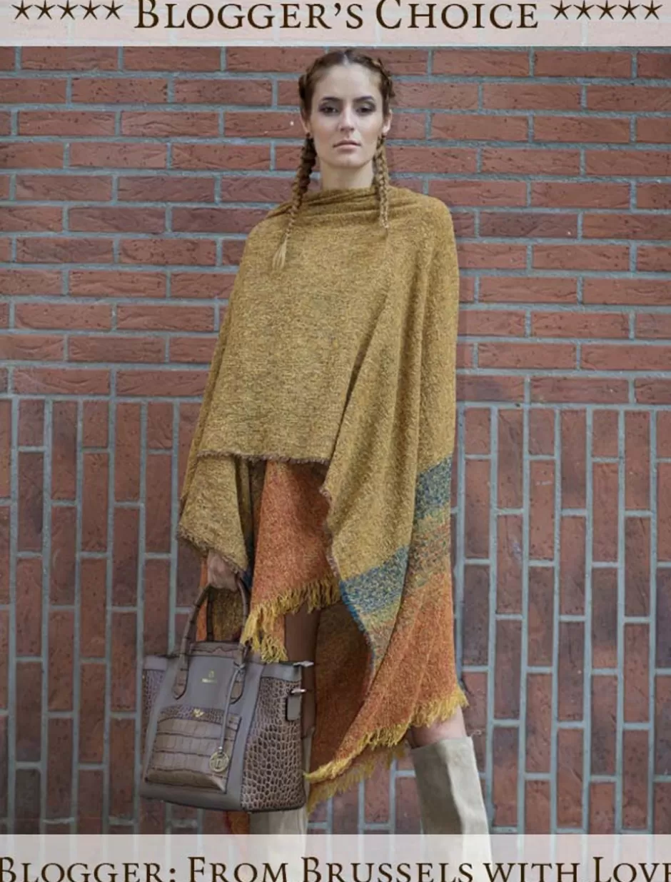 lambswool_celtic_ruana_wrap_4.webp Ponchos, Capes & Shawls<Glenaran Lambswool Celtic Ruana Wrap