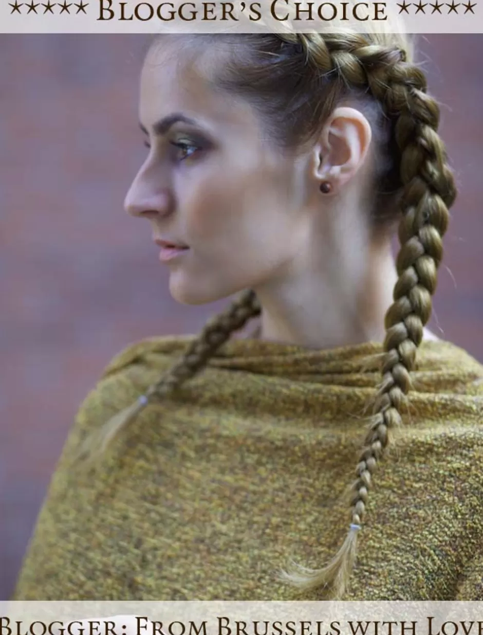 lambswool_celtic_ruana_wrap_6.webp Ponchos, Capes & Shawls<Glenaran Lambswool Celtic Ruana Wrap