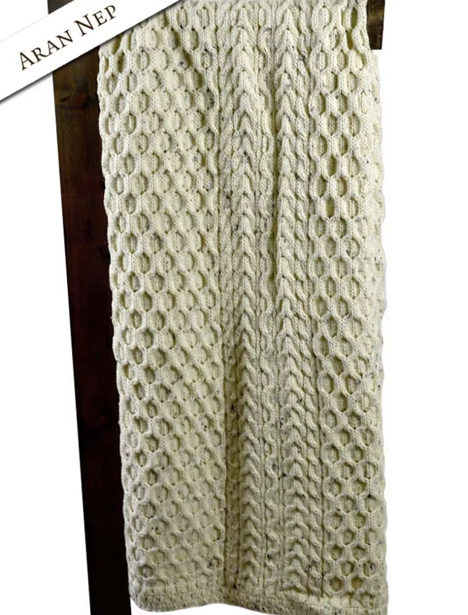 wool_honeycomb_aran_throw_5.webp Knitted Wool Throws<Glenaran Wool Honeycomb Aran Throw